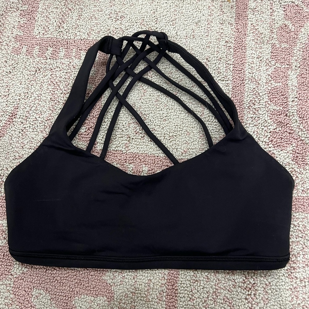 Lululemon sports bra